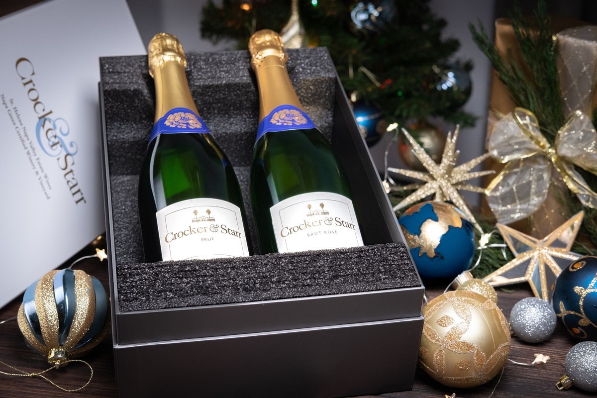 Brut & Brut Rose in a Logo Box 1