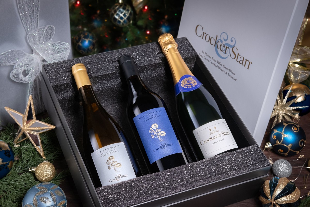 Cabernet Franc, Sauvignon Blanc and Sparkling Rose in a Logo Box 1